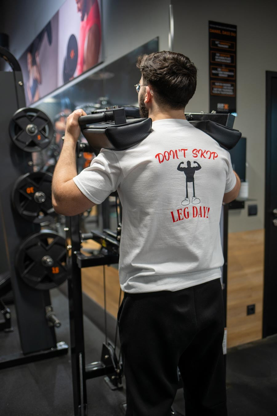 T-SHIRT LEG DAY REMINDER